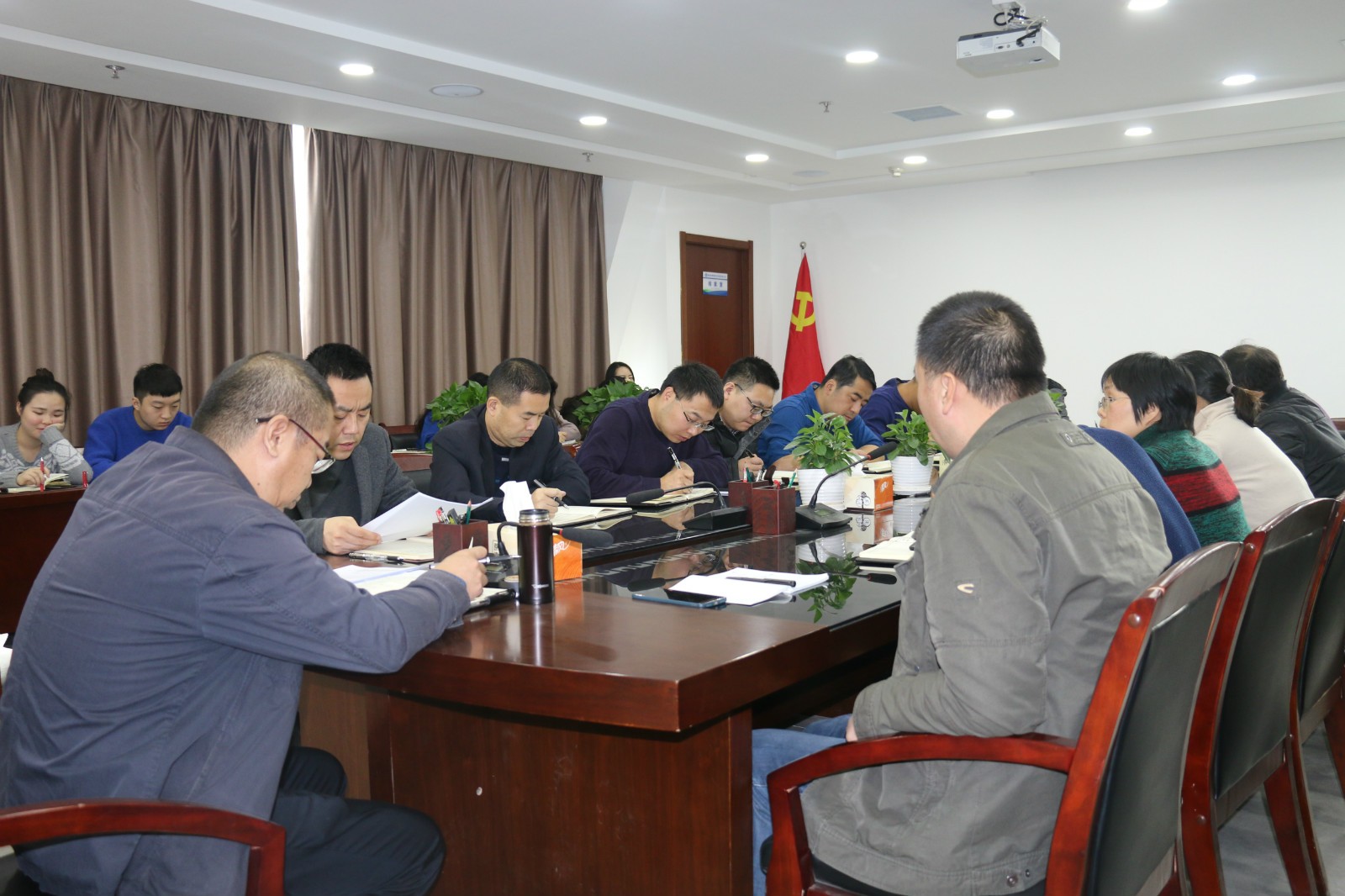2025新澳门2025免费原料网