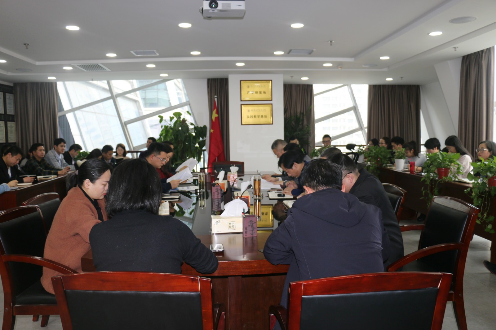 2025新澳门2025免费原料网