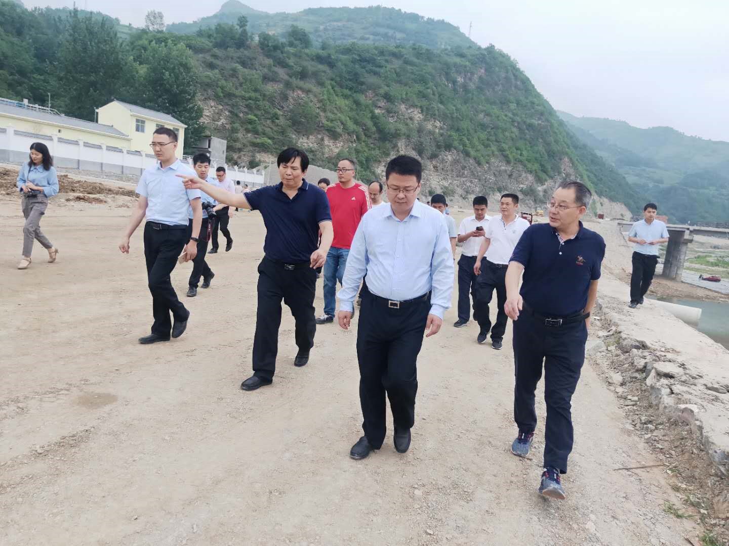 2025新澳门2025免费原料网