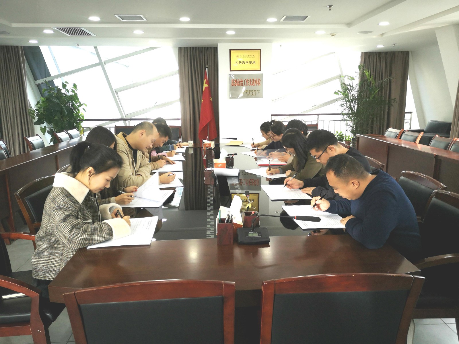 2025新澳门2025免费原料网