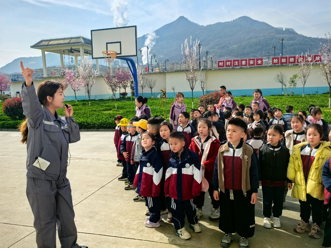 水环境公司五里镇污水处理厂迎来幼儿园师生参观学习
